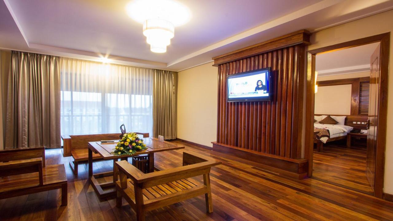 Royal Empire Premium Hotel Sziemreap Kültér fotó